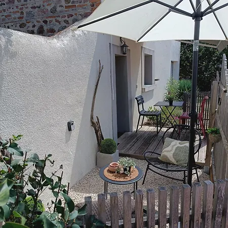 Holiday home Micro Maison Independante Commelle-Vernay