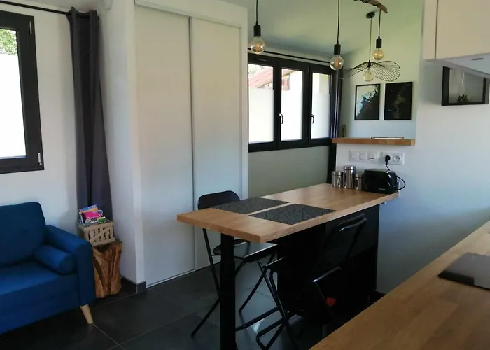Micro Maison Indépendante Hébergement de vacances Commelle-Vernay